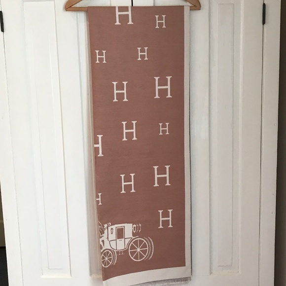 EQUESTRIAN CASHMERE SHAWL/WRAP NWOT - Picture 6 of 9